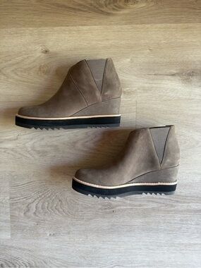 NWT Women’s Eileen Fisher Caddy Wedge Ankle Booties - SIZE 7